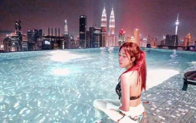 Expressionz Professional Suites by SweetHome