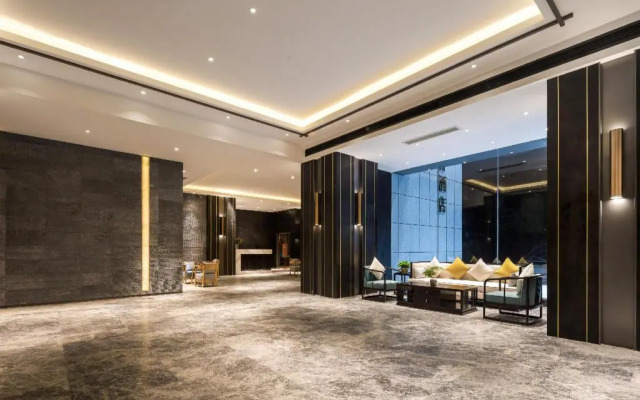 Western Royal Palace Hotel