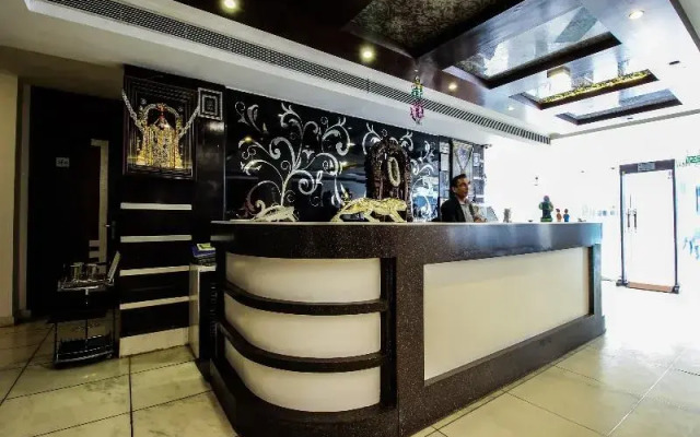 OYO Rooms Arakashan Road 3