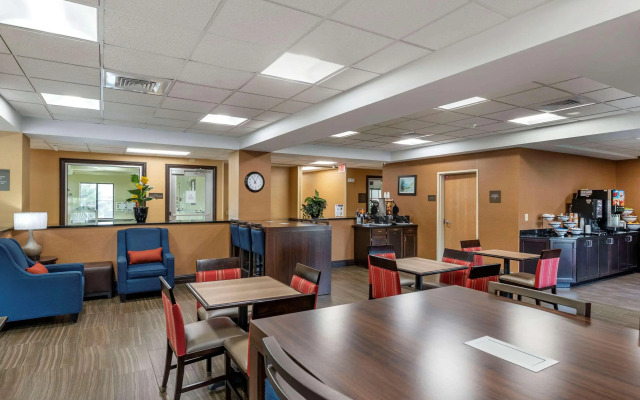 Comfort Inn East