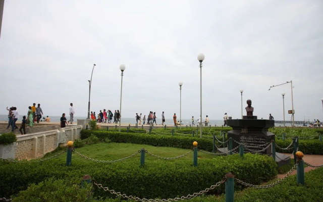 OYO Home 10497 Compact 2BHK Pondy White Town