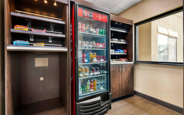 Comfort Inn & Suites North East