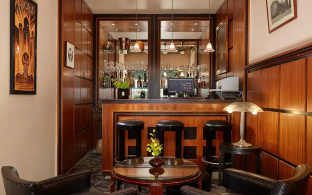 Hôtel Raspail Montparnasse