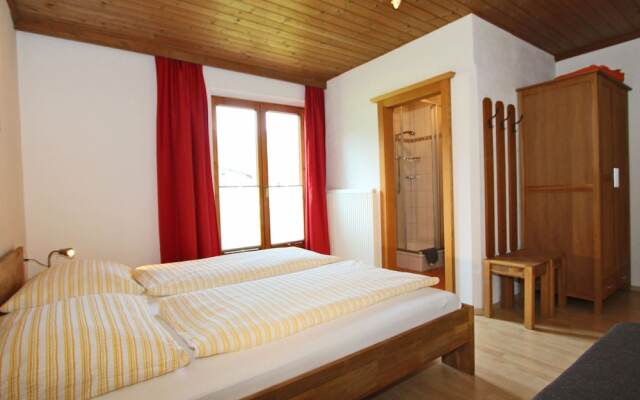 Cozy Apartment in Zell am Ziller Balcony
