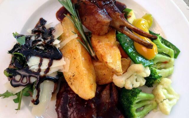 Thanda Manzi Country Hotel