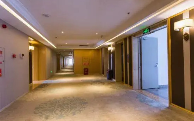 Ford Land Hotel