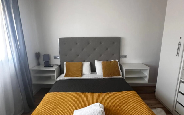 Apartamento con piscina en el centro de Sanxenxo