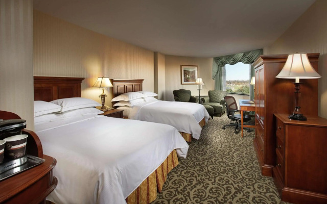 DoubleTree by Hilton Lisle Naperville