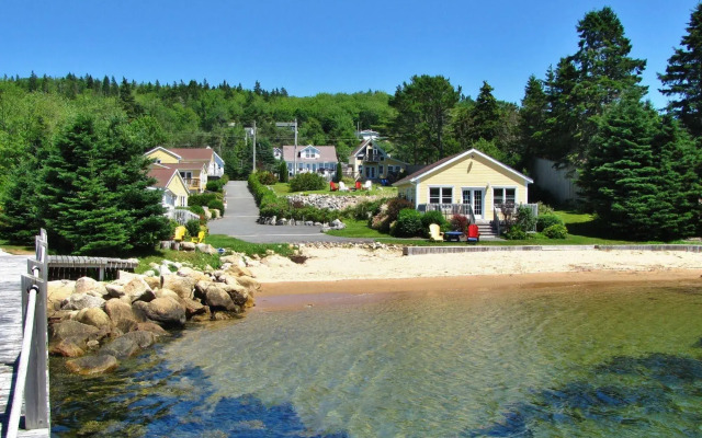 Larinda's Landing Oceanfront Cottages