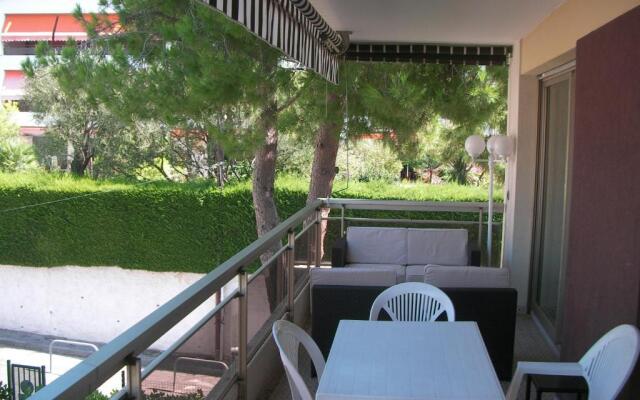 Grand 2 pièces, résidence de standing à Juan-les-pins