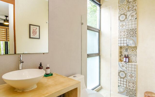 Magazine-worthy Villa Ponderosa with Private Pool & Gated Area