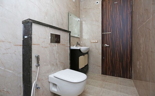 OYO 15566 Hotel Rosewood Inn