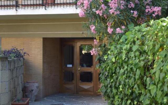Eva's house