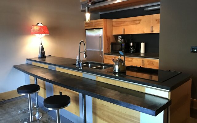 The Hangar Lofts Hotel