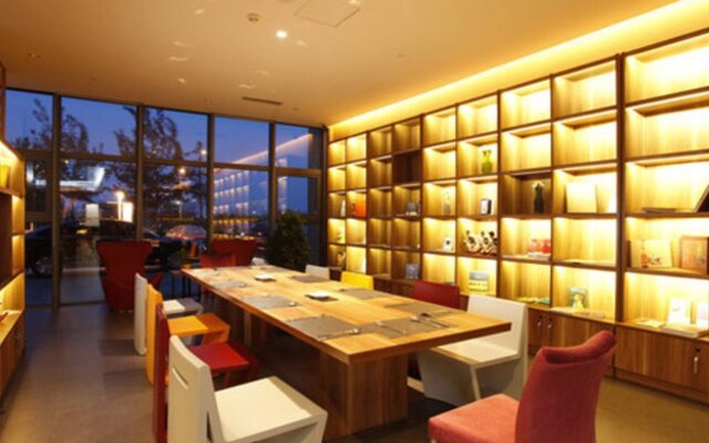 Tianjin U Hotel