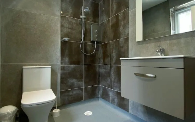 Mayfair Suite Sasco Apartments