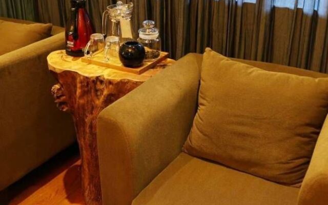 Yiya Boutique Inn