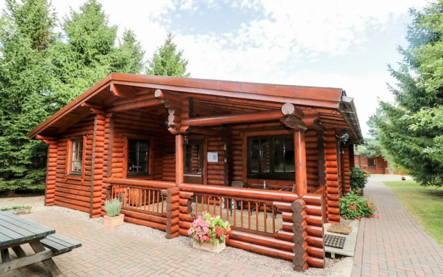 23 Lakeside Drive