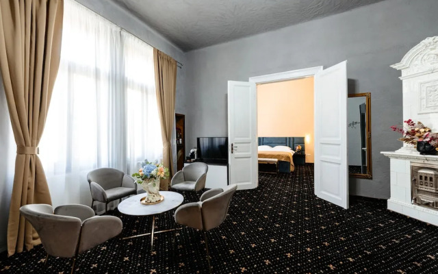 Palace Bulevard