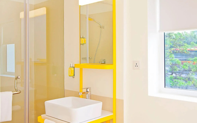 Bloomrooms @ Link Road