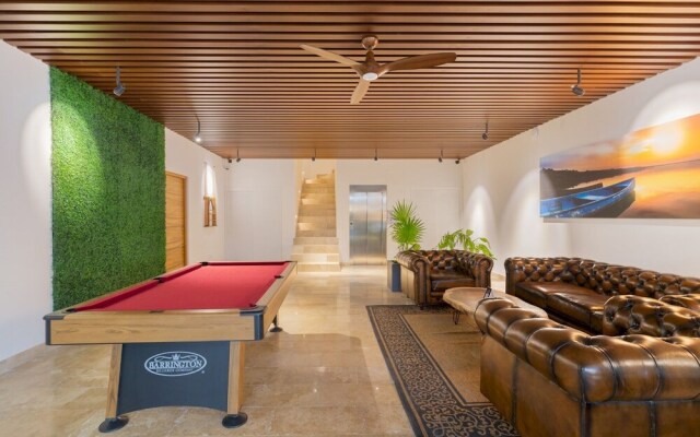 Stunning 2BR Condo Breathtaking Sky Bar Rooftop Pool Gym