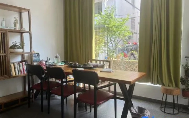 Qingbin Shiguang Guesthouse (Building 1)