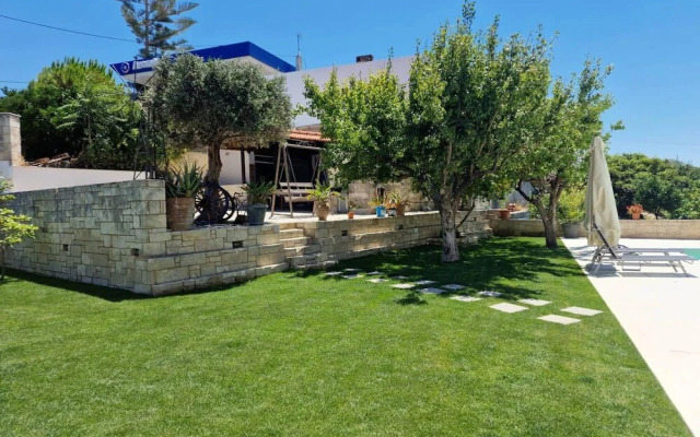 Blue Sky Villa in Crete