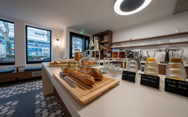 Beau M Paris Hostel