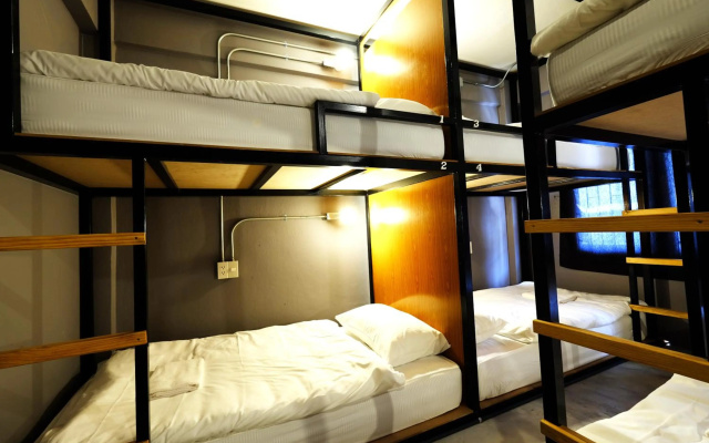 The Backpack Hostel – Guest Rooms – Bangkok