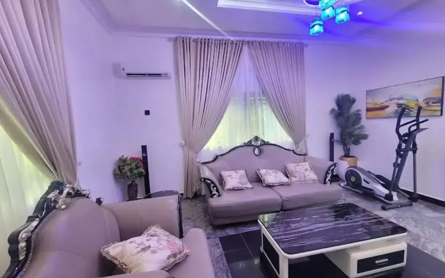 All Smiles Luxury Apartment