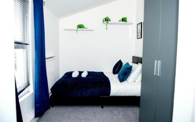 Lovely 3-bed House in Dartford
