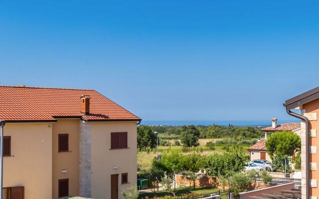 Wonderful Villa in Labinci - Kastelir With Swimming Pool