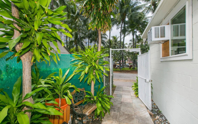 Hawaiian Ebbtide Condos