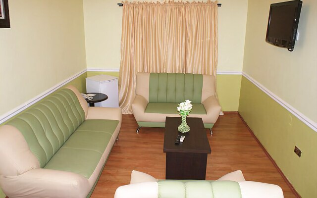 Richton Hotel & Suites