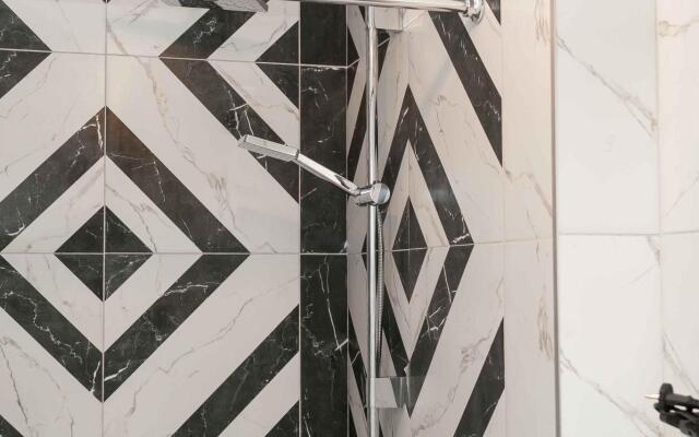 Санди на улице  Корабельная