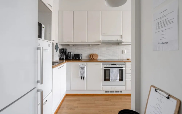 Top Floor 1BR Home with Parking, Sauna and Balcony