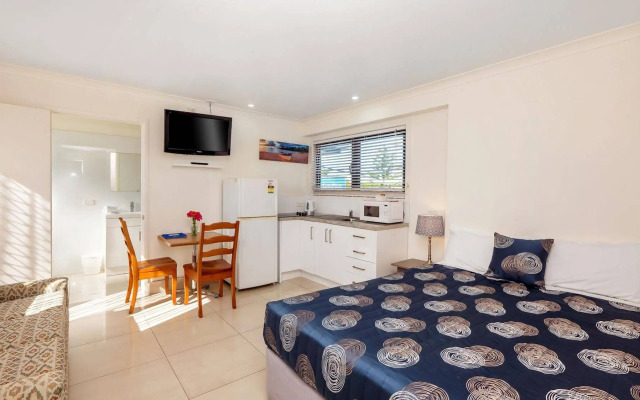 Bilinga Beach Motel