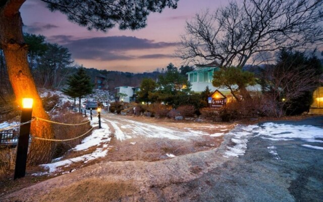 Pyeongchang Sugaseong Pension (Individual Terrace, Natural Recreation Forest)