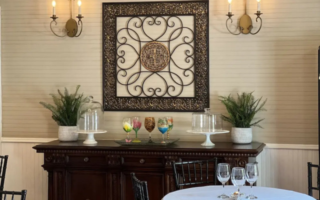 Liberty Hall Inn & Brandini's