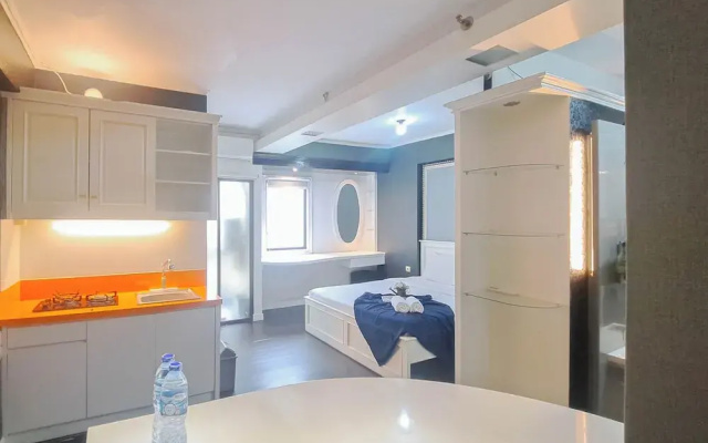 Neat And Comfy Studio At Gateway Ahmad Yani Cicadas Apartment