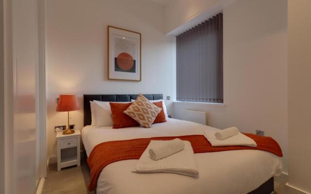 La Casa Suites Slough