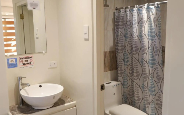 OYO 492 Sunset View Ridge Residences