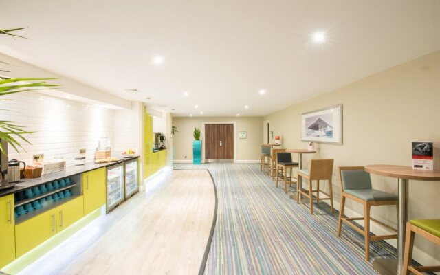 Holiday Inn Cardiff - North M4