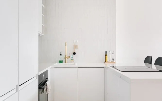 Modern Top-Floor Apt. in Helsinki