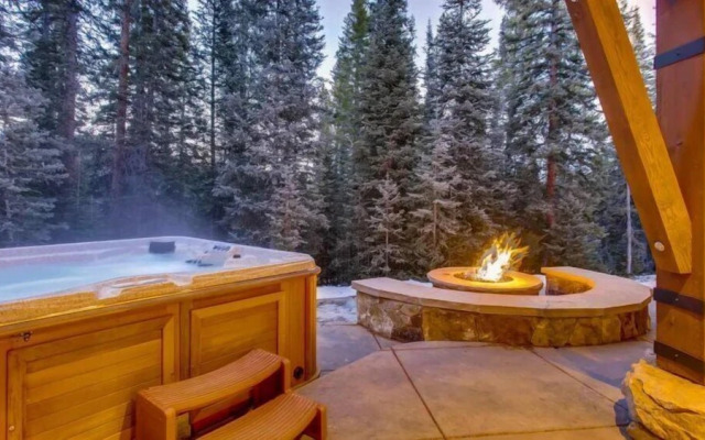 Breck_rocky_mtn_lodge