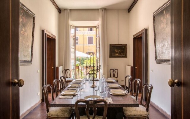 Pantheon Luxury Palace With Terrace