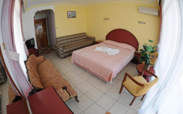 Kleopatra Bebek Hotel