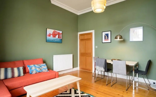 Great Location! 3 Bedroom Ground Floor