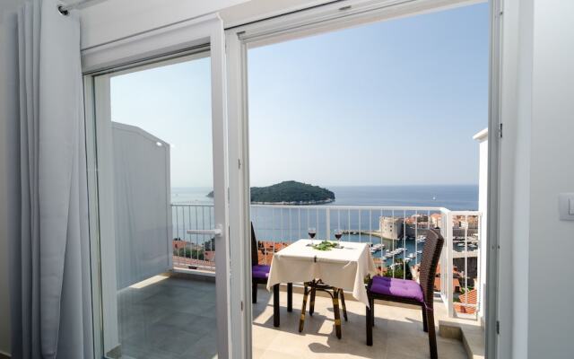 Ploce apartmani - LUV