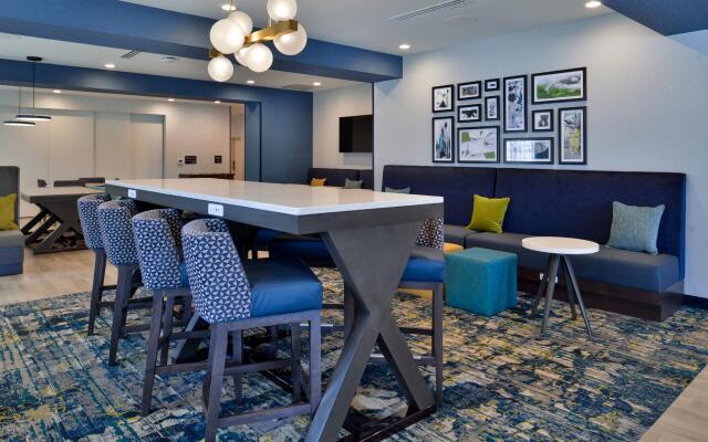 Hampton Inn Cedar Falls Downtown